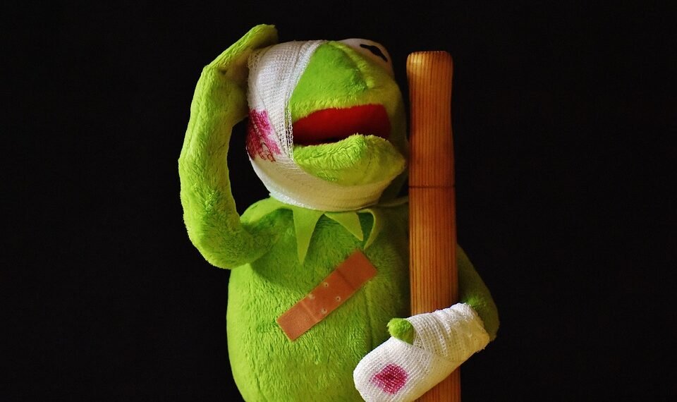 basics of first aid for common injuries