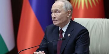 Kremlin Offers Mixed Signals on US Peace Plan Amid Putin's Conciliatory Tone