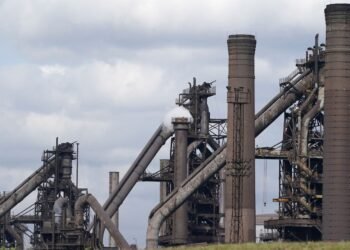 Ministers Engage Bankers to Explore Future Options for UK Steel Industry
