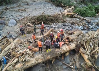 Over 600 Dead in Southeast Asia Floods and Landslides; Sri Lanka Reports 200+ Deaths
