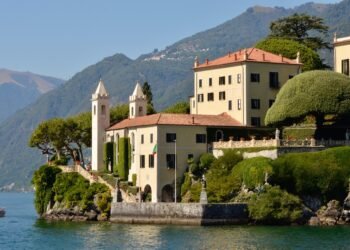 history of james bond film franchise