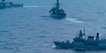 UK Royal Navy Intercepts Russian Warship and Tanker in Channel Operations