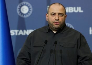 Ukrainian Officials Visit US for Peace Talks Amid Russian Oil Tanker Incident