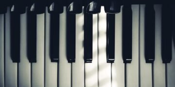 difference between major and minor scales explained