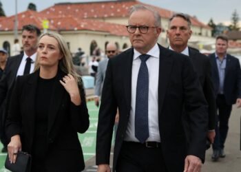 Australia Initiates Intelligence Review Amid National Reflection for Bondi Attack Victims