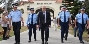 Australian PM Faces Backlash at Bondi Beach Vigil Post-Terror Attack