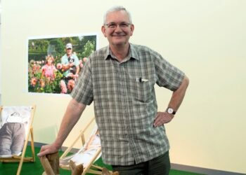 British Documentary Photographer Martin Parr Passes Away at Age [Age]