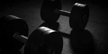 how muscles and bones work together