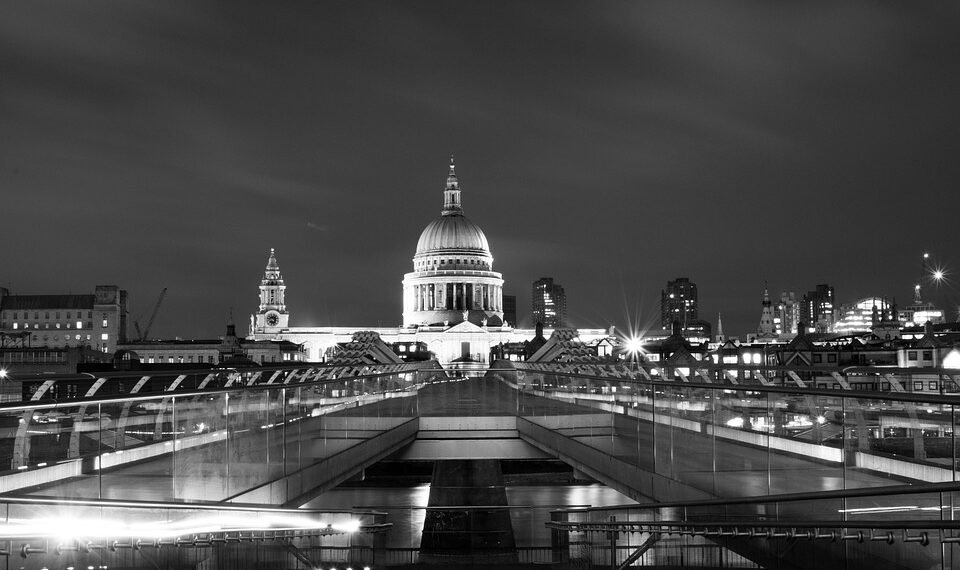 impact of christopher nolan’s filmmaking techniques