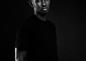 how the human brain processes information