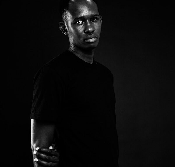 how the human brain processes information