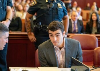 'Defence Moves to Exclude UnitedHealthcare CEO Killing Videos in Mangione Case'