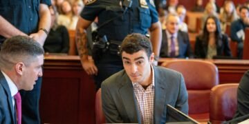 'Defence Moves to Exclude UnitedHealthcare CEO Killing Videos in Mangione Case'