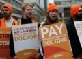 Doctors in England Prepare to Strike Ahead of Christmas, Impacting Healthcare Services