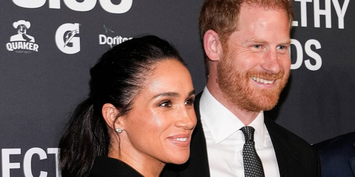 Duchess of Sussex Contacts Estranged Father Following Health Concerns