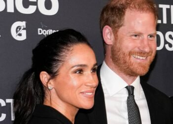 Duchess of Sussex Contacts Estranged Father Following Health Concerns