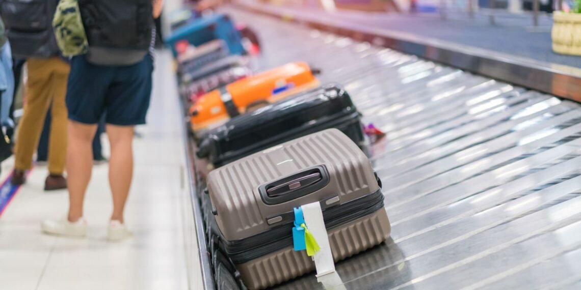 EasyJet Staff at Luton Airport Vote to Strike During Christmas Period