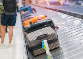 EasyJet Staff at Luton Airport Vote to Strike During Christmas Period