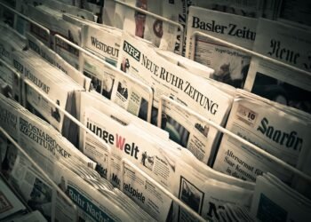 how the human brain processes information