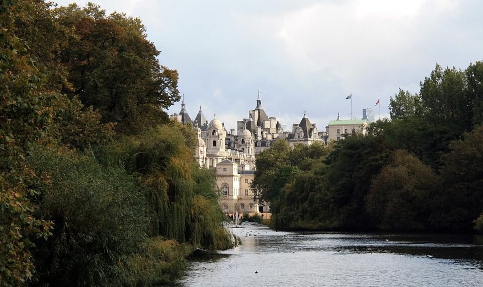 history of james cameron’s blockbuster filmmaking