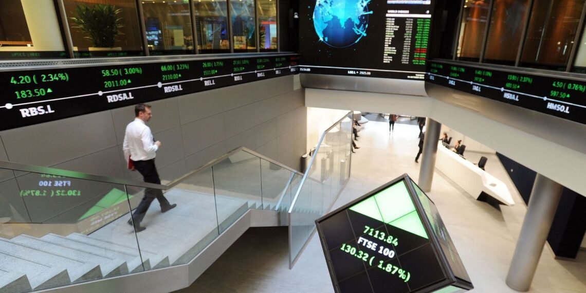 FTSE 100 Records Best Year Since 2009, Outperforming US and European Markets