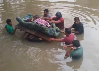 Families Assess Impact of Severe Flooding in Sri Lanka