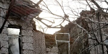 First British Soldier Dies in Ukraine: Potential Russian Exploitation Follows