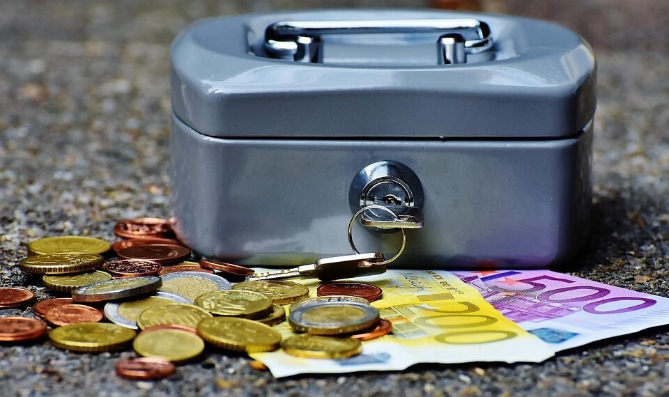 history of box office tracking and reporting