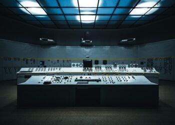 how the nervous system controls