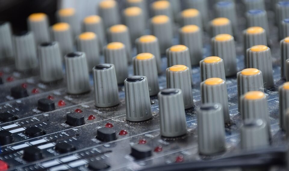 how the nervous system controls