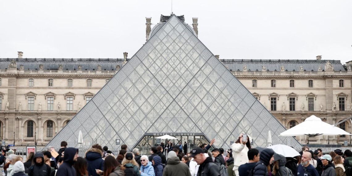 Hundreds of Books Damaged at Louvre Due to Water Leak After £76m Heist