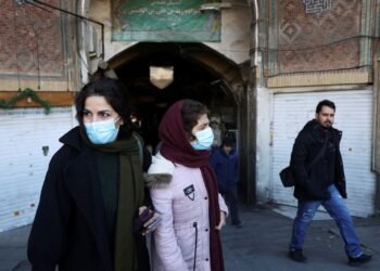 Iranian Protesters Attempt to Storm Government Building Amid Ongoing Unrest