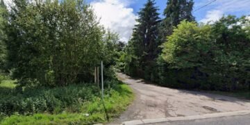 London Council Investigates Illegal Rubbish Dumping and Burning on Green Belt