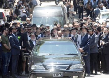 Mourners Gather to Honour Rabbi Eli Schlanger at Bondi Funeral Service