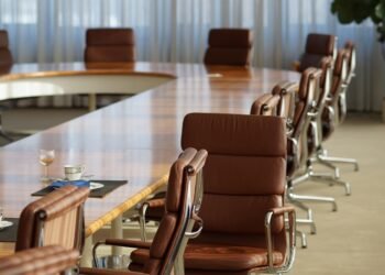 how muscles and bones work together