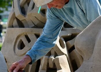 role of producers in shaping major films