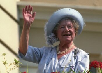 No 10 Apologises for John Major's Missteps in Birthday Message to Queen Mother