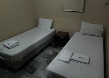 Police Investigate Hotel Linked to Alleged Gunmen in Bondi Beach Shooting