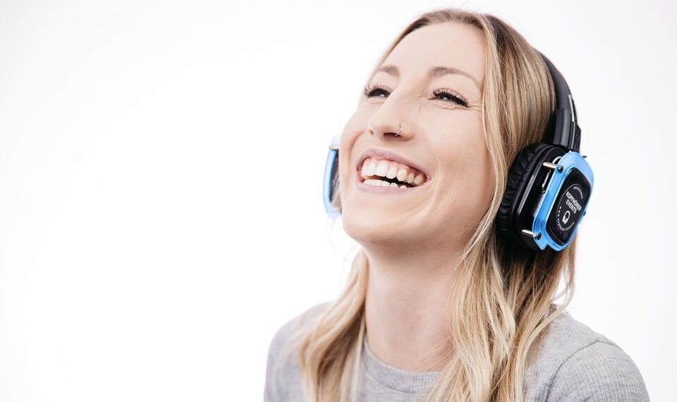 how comedy films changed from silent era to present