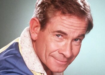 Stanley Baxter, Renowned Actor and Comedian, Passes Away at 96