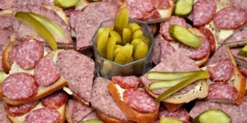 role of the liver in detoxification