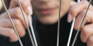 how the human brain processes information