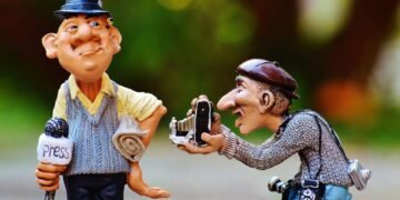 role of fashion magazines in trend communication