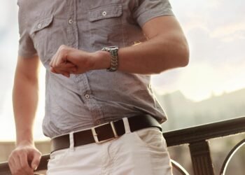 role of accessories like scarves and belts