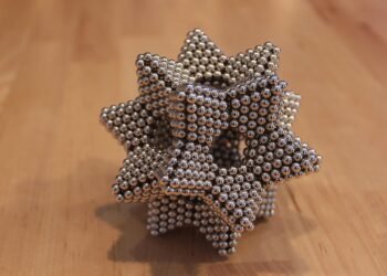 how magnets and magnetic fields work