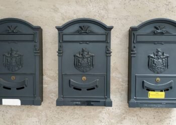 history of box office tracking and reporting