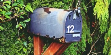 history of box office tracking and reporting