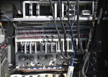 how the nervous system controls