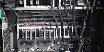 how the nervous system controls