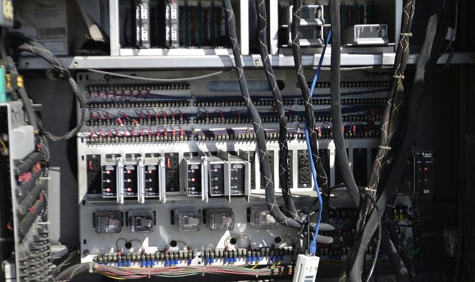 how the nervous system controls